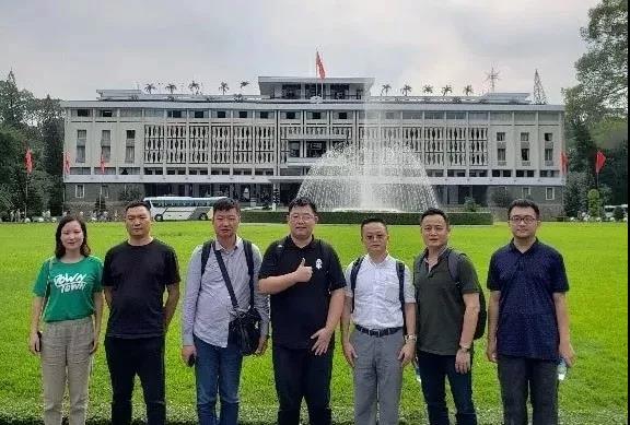 世騰控股董事長(zhǎng)，副董事長(zhǎng)一行赴越南考察調(diào)研