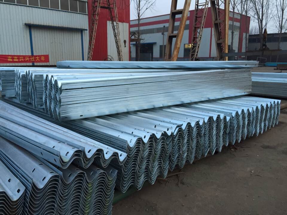 波形護(hù)欄板制作流程是怎么樣的？